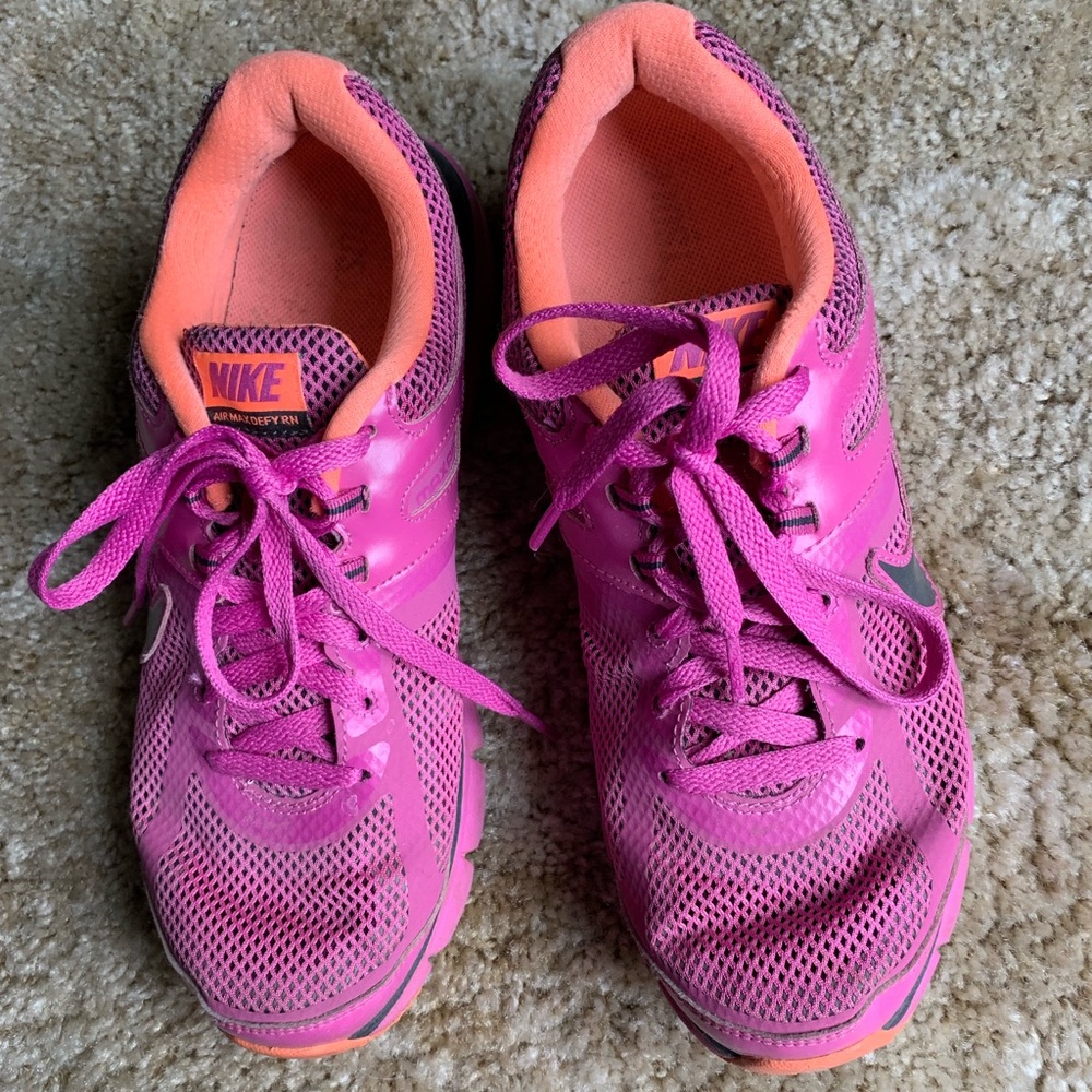 Nike tennis shoes